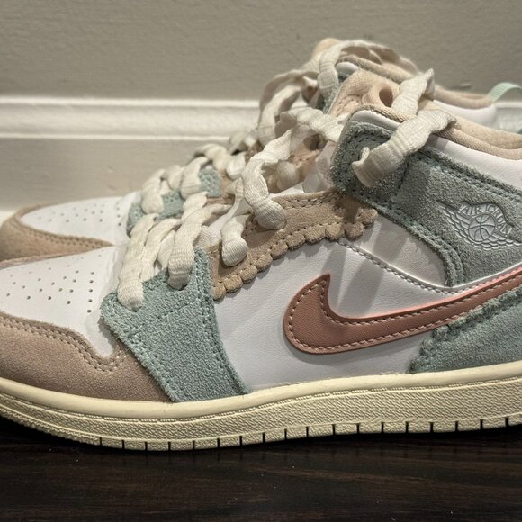 Jordan 1 Mid Pink Oxford Jade Ice - Size 3Y - Picture 2 of 7